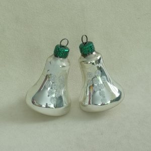 Vintage kerstballen bellen / kerstklokjes zilver 2 stuks